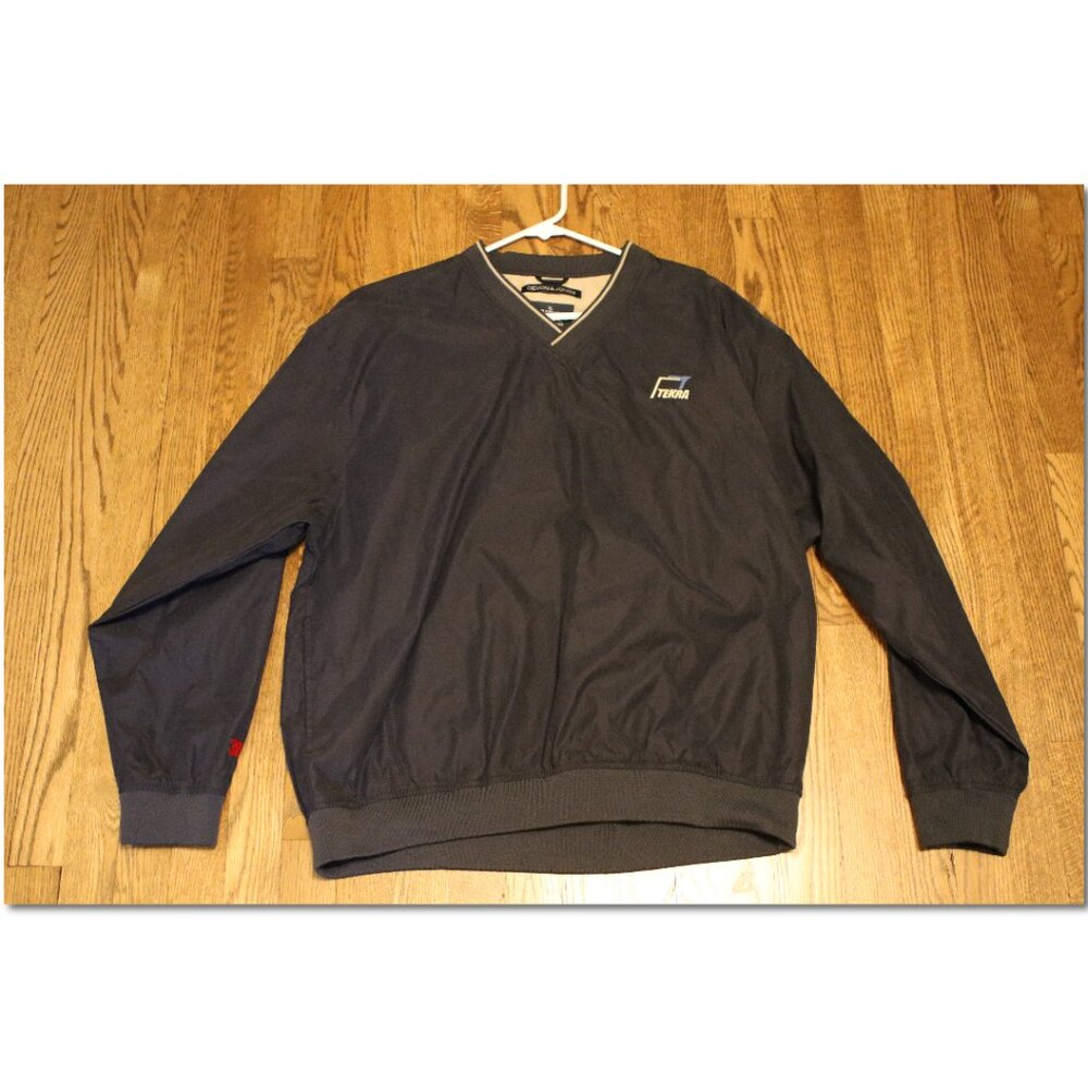 Unisex Devon & Jones Nylon and Polyester pullover size XL. Dark Blue in color.